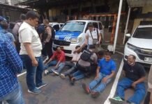 Satreskrim Polres Metro Depok Amankan Preman dan Debt Collector, Dua Senjata Api Ditemukan Petugas Satreskrim Polres Metro Depok saat mengamankan pria yang diduga preman dalam Operasi Berantas Jaya 2025 di Harjamukti. Foto: Agung/ Harnas.id