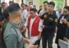 Menjelang Putusan, Perkara HA Disorot Publik: Antara Tuduhan dan Keadilan Terdakwa HA saat mengikuti sidang lanjutan di Pengadilan Negeri Singkawang, Rabu (14/5/2025). Foto: Istimewa