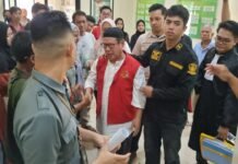 Menjelang Putusan, Perkara HA Disorot Publik: Antara Tuduhan dan Keadilan Terdakwa HA saat mengikuti sidang lanjutan di Pengadilan Negeri Singkawang, Rabu (14/5/2025). Foto: Istimewa