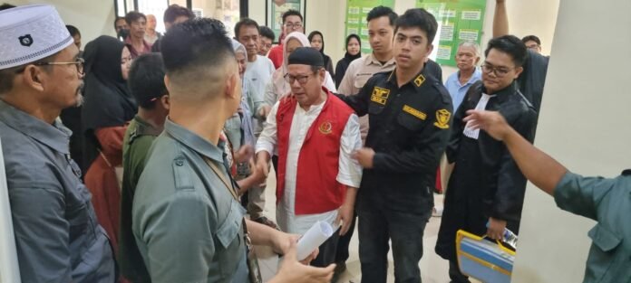 Terdakwa HA saat mengikuti sidang lanjutan di Pengadilan Negeri Singkawang, Rabu (14/5/2025). Foto: Istimewa