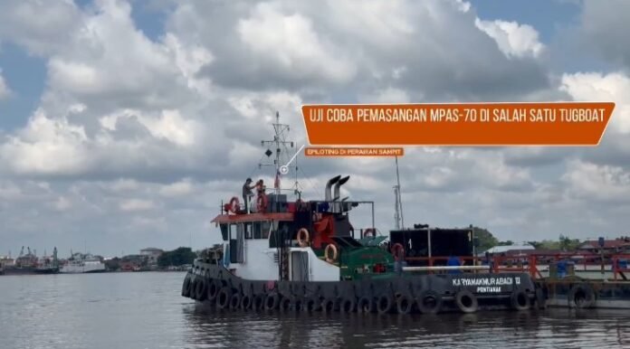 Teknologi MPas 70 diterapkan pada tugboat dan tongkang dalam uji coba E-Pilotage, terobosan baru KSOP Sampit untuk pelayaran aman. Foto: Istimewa