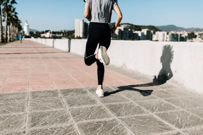 Lari bukan soal cepat atau lambat, tapi tentang terus bergerak menuju versi terbaik diri kita. Foto: Freepik