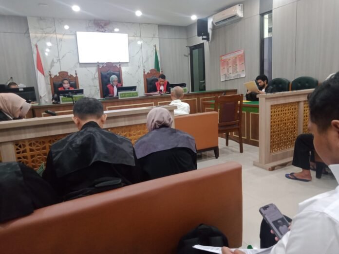 vonis hukuman Terpidana kasus pencemaran lingkungan Drs. Jayadi saat menjalani sidang vonis di Pengadilan Negeri Depok, Senin (2/6/2025). Foto: Istimewa