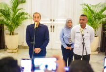 Denny Mulyadi Terpilih Jadi Sekda Kota Bogor Wali Kota Bogor Dedie A. Rachim didampingi Wakil Wali Kota Jenal Mutaqin saat mengumumkan Denny Mulyadi sebagai Sekretaris Daerah Kota Bogor di Plaza Balai Kota, Selasa (17/6/2025). Foto: harnas.id/ Istimewa