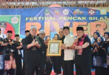 Wali Kota Bogor Buka Festival Pencak Silat Rivera Cup II, Dorong Pelestarian Budaya Bangsa Wali Kota Bogor Dedie A. Rachim buka Festival Pencak Silat Rivera Cup II 2025. Ajang ini dorong pelestarian budaya pencak silat sebagai warisan bangsa. Foto: Harnas.id