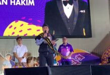 Dikenal Aktif Promosikan Profesi Dokter Hewan, Irfan Hakim Terima Penghargaan di Vet Vaganza 2025 Irfan Hakim menerima penghargaan dari IKA FKH IPB dalam acara Vet Vaganza 2025 di Bogor, Sabtu (5/7/2025). Foto: Harnas.id