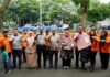 Kepala Baru BPBD Kota Bogor, Dimas Tiko Siap Hadapi Tantangan Musim Penghujan Sekda Kota Bogor Denny Mulyadi memimpin prosesi serah terima jabatan Kepala Pelaksana BPBD dari Hidayatulloh kepada Dimas Tiko Prahadisasongko, Jumat (11/7/2025). Foto: Harnas.id/ Hadi