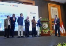 APTF ke-16 Bahas Strategi Perpajakan di Tengah Ketegangan Ekonomi Global Foto dokumen INDEF (dari kanan ke kiri): Dato’ Hj. Abd Aziz Bin Abu Bakar - Presiden Malaysian Associa,on of Tax Accountants/MATA, Prof. Anggito Abimanyu - Wakil Menteri Keuangan Republik Indonesia; Prof. Didik J Rachbini - Founder dan Ekonom Senior INDEF; Daniel WiQ – Presiden ITIC; Bimo Wijayanto – Dirjen Perpajakan Kementerian Keuangan Indonesia; Hafiz Choudhury – Principal The M Group Inc; Prof. Didin S Damanhuri – Ekonom Senior INDEF