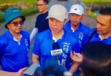 Wali Kota Bogor Sambut IDX Channel x Sinarmas Land Golf Tournament 2025 Wali Kota Bogor, Dedie A. Rachim, memberikan sambutan hangat pada IDX Channel x Sinarmas Land Golf Tournament 2025 di Rancamaya Golf and Country Club, berharap turnamen ini akan memperkuat sinergi antar sektor dan memajukan perekonomian daerah. Foto: Istimewa