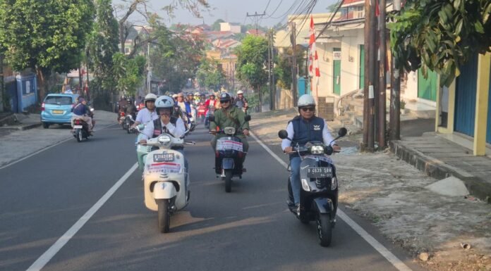 Ratusan Scooterist Ramaikan Konvoi Kebangsaan di Depok, Wali Kota: Komunitas Motor Punya Peran Strategis Semangat persatuan di jalan raya! Ratusan scooterist ramaikan Konvoi Kebangsaan Depok 2025. Foto: Harnas.id/ Agung