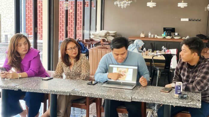 dr. Guntur Bayu Bima Pratama, Sp.THT-KL, spesialis THT Eka Hospital Depok, memberikan penjelasan mengenai gejala dan penanganan sinusitis. Foto: Harnas.id/ IJS