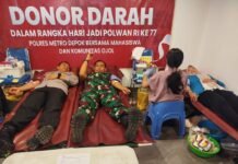 Polwan Polres Metro Depok Gelar Donor Darah, Rayakan HUT ke-77 dengan Aksi Kemanusiaan Polwan Polres Metro Depok bersama masyarakat mengikuti donor darah dalam rangka HUT ke-77 di Depok Open Space, Minggu (31/8/2025). Foto: Harnas.id/ Agung