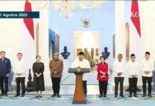 Prabowo Kumpulkan Tokoh Parpol: Saatnya Tenangkan Bangsa, Bukan Pecah Belah Presiden Prabowo Subianto bersama Megawati Soekarnoputri dan Surya Paloh membahas langkah menjaga stabilitas nasional usai demo ricuh di Istana Negara, Minggu (31/8/2025). Foto: Tangkapan Layar