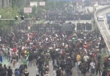 Joget Legislator Jadi Bumerang, DPR Dihantam Desakan Publik dan Demo Meluas Potret ketegangan di jalan, kritik terhadap DPR kian memanas. Foto: Istimewa