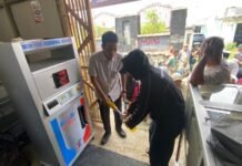 Pomindo Resmi Dibuka di Kota Bogor, Tawarkan Minyak Goreng Premium Harga Murah dan Layanan Unik Peresmian Pomindo Situ Gede, Kota Bogor: Layanan minyak goreng premium harga murah, bisa dibeli eceran mulai Rp1.000. Foto: Harnas.id/ IJS