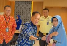 BRI BO Jakarta Warung Buncit Maksimalkan Pelayanan di HPN 2025 BRI BO Jakarta Warung Buncit memeriahkan HPN 2025 dengan memberikan bingkisan kepada nasabah sebagai wujud apresiasi atas kepercayaan yang telah diberikan. Foto: BRI