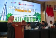 Sekda Kota Bogor Tekankan Konsistensi Perangkat Daerah Tingkatkan ITKP Sekretaris Daerah (Sekda) Kota Bogor, Denny Mulyadi membuka sosialisasi strategi peningkatan Indeks Tata Kelola Pengadaan (ITKP) Kota Bogor di Paseban Sri Baduga, Balai Kota Bogor, Senin (22/9/2025). Foto: Pemkot Bogor