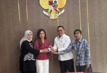 PWI Pusat Apresiasi Pengembalian Kartu Pers Wartawan CNN Indonesia oleh Istana Jurnalis CNN Indonesia, Diana Valencia. Foto: PWI Pusat