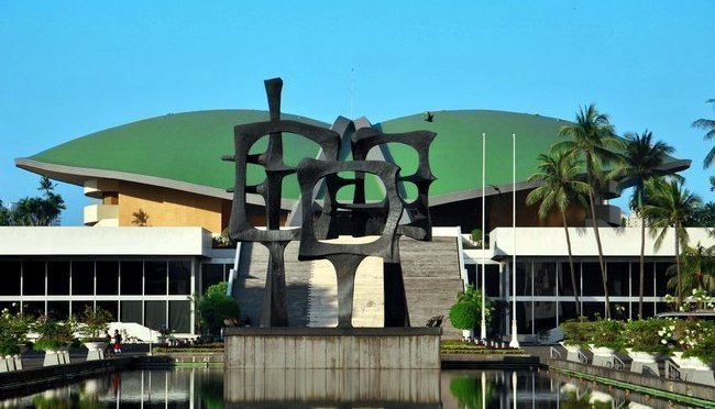 menteri-dan-pimpinan-lembaga-negara-mulai-tiba-di-gedung-mprdprdpd-220806n-rev2