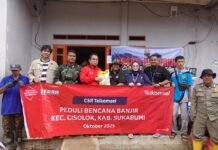 Telkomsel Salurkan Bantuan bagi Warga Terdampak Banjir dan Longsor di Cisolok Sukabumi Telkomsel melalui program TERRA menyalurkan bantuan bagi warga terdampak banjir dan longsor di Cisolok, Sukabumi, sebagai wujud kepedulian sosial dan dukungan pemulihan pasca bencana. Foto: Telkomsel