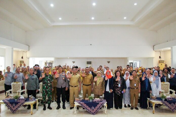 kegiatan Pembahasan Rencana Aksi Daerah (RAD) Tuberkulosis dan Tim Percepatan Penanggulangan Tuberkulosis (TP2TB) Kota Bogor di Balai Kota, Selasa (18/11/2025).