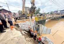 Akses Antarwilayah Pulih, Brimob Sumut Rampungkan Perbaikan Jembatan Halangan dalam 3 Hari