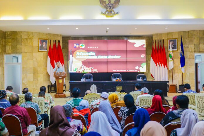 Wali Kota Bogor Dedie A. Rachim membuka Musda Dekopinda Kota Bogor Tahun 2025 di Paseban Sri Baduga Balai Kota Bogor. Foto: Dok. Pemkot Bogor.