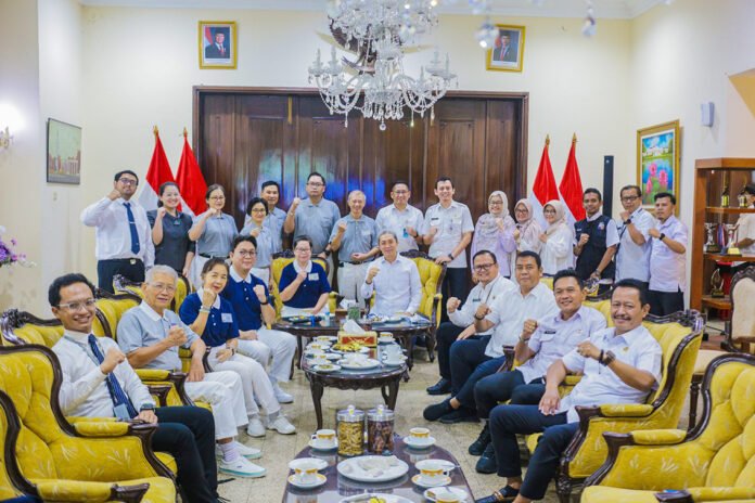 Foto Bersama Pemkot Bogor dan Yayasan Buddha Tzu Chi. Foto: Dok. Pemkot Bogor.