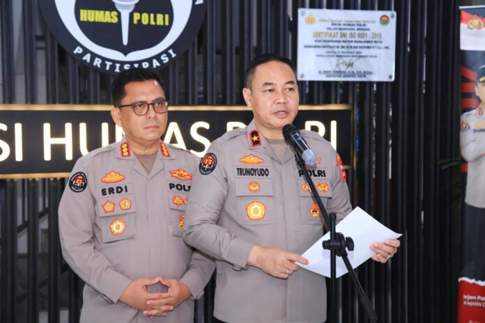 Brigjen Pol Trunoyudo Wisnu Andiko Sampaikan Keterangan Terkait Mutasi Polri Desember 2025. Foto: Polri.