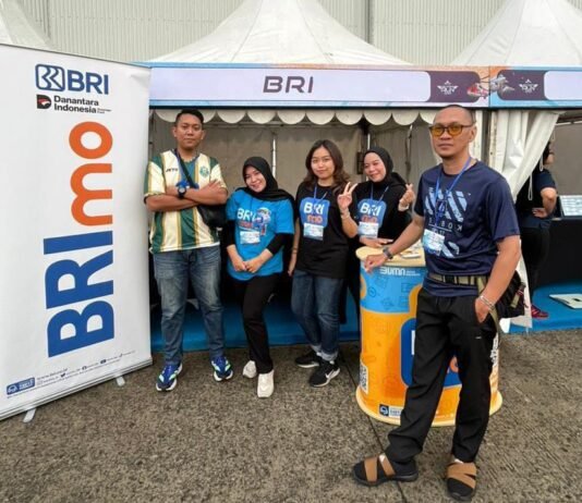 BRI Mabes TNI Cilangkap Turut Sukseskan Air Force Run 2025 di Halim Perdanakusuma Pimpinan dan jajaran BRI Mabes TNI Cilangkap berfoto bersama dalam kegiatan Air Force Run 2025 di Lanud Halim Perdanakusuma, Jakarta, Minggu (7/12/2025). Foto: BRI