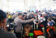 Kapolri Tinjau Terminal Pulo Gebang, Tekankan Keselamatan Sopir dan Pelayanan Mudik Nataru