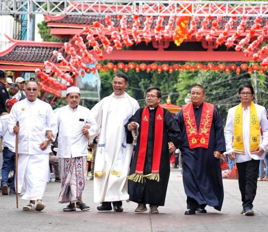 Survei IKUB 2025: Toleransi Umat Beragama di Kota Bogor Masuk Kategori Sangat Tinggi Kegiatan lintas umat beragama sebagai wujud toleransi dan kerukunan di Kota Bogor. Foto: Pemkot Bogor.