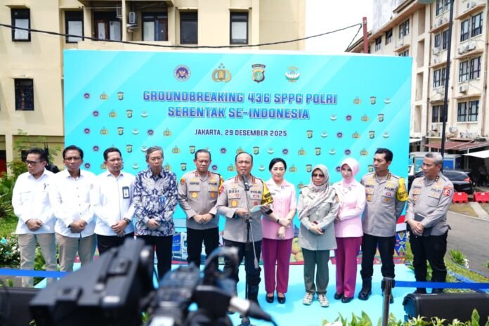 Wakapolri Komjen Pol Dedi Prasetyo menghadiri groundbreaking Satuan Pelayanan Pemenuhan Gizi (SPPG) di Polda Metro Jaya, Jakarta Barat. Foto: Polri. Wakapolri Komjen Pol Dedi Prasetyo menghadiri groundbreaking Satuan Pelayanan Pemenuhan Gizi (SPPG) di Polda Metro Jaya, Jakarta Barat. Foto: Polri.