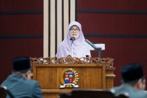 Ketua Bapemperda DPRD Kota Bogor, Anna Mariam Fadhilah, Menyampaikan Laporan Raperda Bangunan Gedung dalam Rapat Paripurna. Foto: Istimewa.