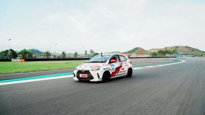 Aktivitas balap mobil di Pertamina Mandalika International Circuit. Foto: MGPA.