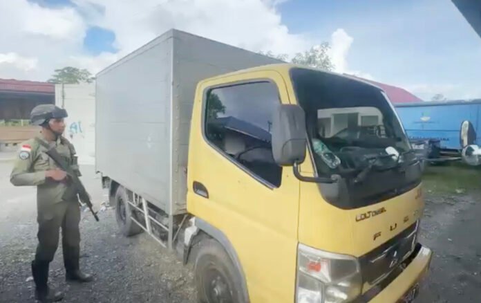 lokasi penembakan di Jalan Poros Logpon KM 7, Distrik Dekai, Yahukimo. Foto: Istimewa. lokasi penembakan di Jalan Poros Logpon KM 7, Distrik Dekai, Yahukimo. Foto: Istimewa.