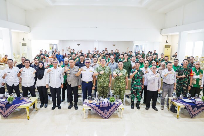 Wakil Wali Kota Bogor dan jajaran Pemkot Bogor mengikuti panen raya nasional secara daring. Foto: Pemkot Bogor.