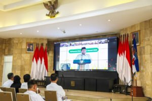 Presiden Prabowo Subianto menyampaikan penegasan swasembada pangan 2025 saat panen raya di Karawang. Foto: Pemkot Bogor.