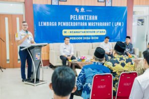Jenal Mutaqin menyampaikan sambutan dalam pelantikan Ketua LPM se-Kecamatan Bogor Utara. Foto: Pemkot Bogor.