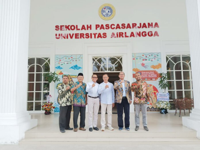 Pertemuan pimpinan Akademi Buah Nusantara dan Sekolah Pascasarjana Universitas Airlangga membahas rencana kerja sama pendidikan dan riset berorientasi global di Surabaya, Rabu (14/1/2026). Foto: UNAIR.