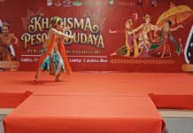 Kharisma Pesona Budaya Hidupkan Jaipongan di Jambu Dua Mall Bogor Penari muda jaipongan tampil di ajang Kharisma Pesona Budaya 2026. Foto: Istimewa.