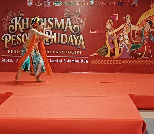 Kharisma Pesona Budaya Hidupkan Jaipongan di Jambu Dua Mall Bogor Penari muda jaipongan tampil di ajang Kharisma Pesona Budaya 2026. Foto: Istimewa.