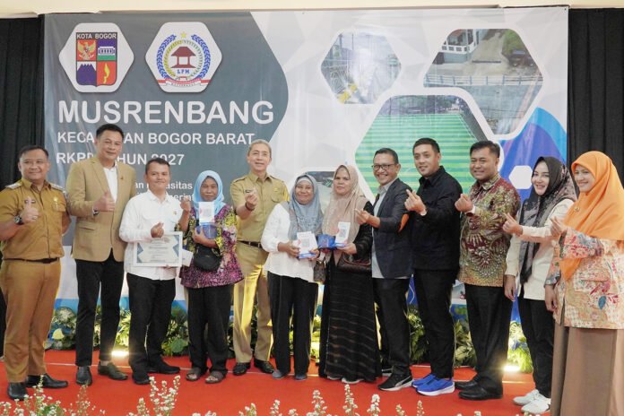 Anggota DPRD Kota Bogor Hadiri Musrenbang Kecamatan Bogor Barat. Foto: Humpro DPRD Kota Bogor. Anggota DPRD Kota Bogor Hadiri Musrenbang Kecamatan Bogor Barat. Foto: Humpro DPRD Kota Bogor.