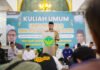 Sekda Bogor Hadiri Kuliah Umum UAS di UIKA, Soroti Peran Adab di Era Digital Sekda Kota Bogor Denny Mulyadi menghadiri kuliah umum bersama Ustadz Abdul Somad di UIKA Bogor. Foto: Pemkot Bogor.