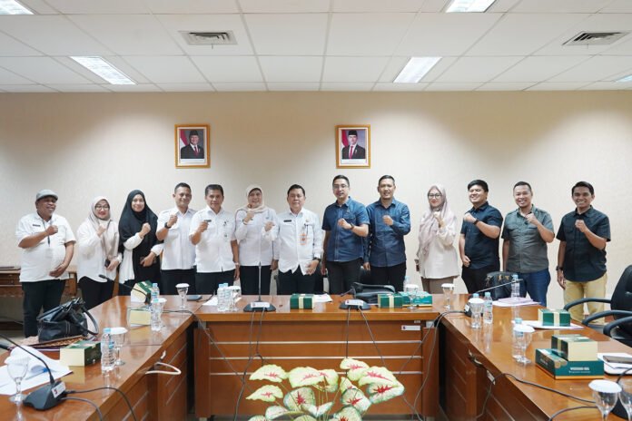 Rapat kerja Komisi IV DPRD Kota Bogor bersama Dispora membahas kesiapan Porprov 2026. Foto: Humpro DPRD Bogor.