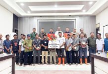 Penyaluran DTH Bagi Korban Bansor Aceh Tamiang Resmi Dimulai Penyaluran Dana Tunggu Hunian bagi warga terdampak banjir dan longsor di Aceh Tamiang. Foto: BNPB.