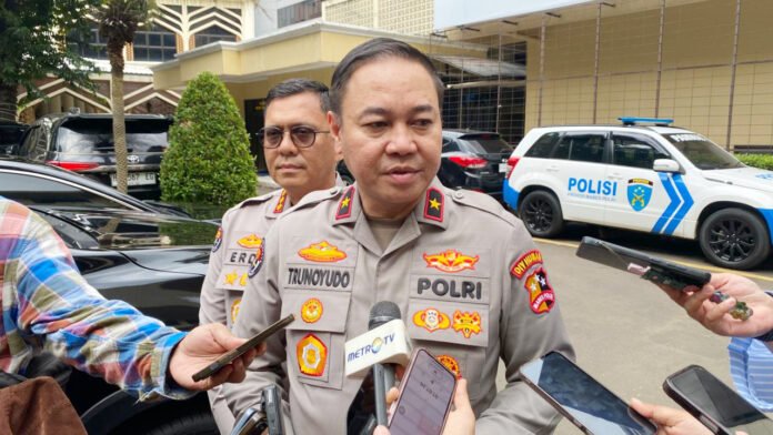 Divisi Humas Polri Paparkan Daftar Pejabat dan Kapolda Hasil Rotasi. Foto: Polri. Divisi Humas Polri Paparkan Daftar Pejabat dan Kapolda Hasil Rotasi. Foto: Polri.
