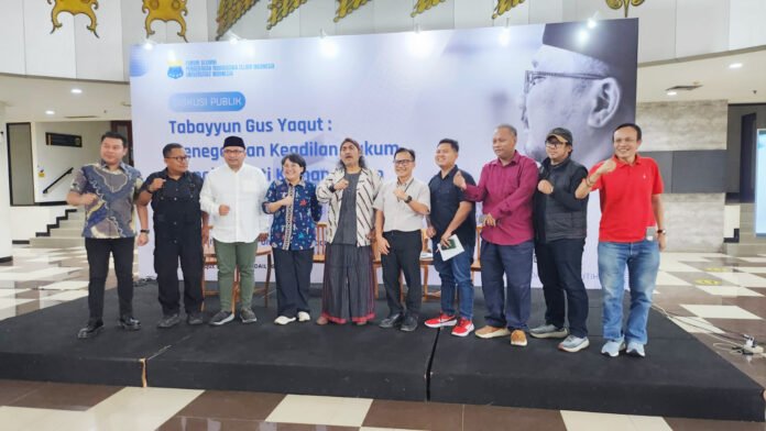 Diskusi publik Forum Alumni PMII UI membahas penegakan hukum dan kebijakan kuota haji di Makara Art Center UI. Foto: Dok. Harnas.