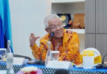 Priyo Suprobo Resmi Pimpin MWA ITS Periode 2026–2031 rof Ir Priyo Suprobo MS PhD saat menyampaikan komitmennya sebagai Ketua MWA ITS periode 2026 – 2031 pada sidang pleno MWA ITS. Foto: Humas ITS.