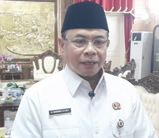 Bupati Pati Sudewo Terjaring OTT KPK, Harta Kekayaan Rp31,5 Miliar Jadi Sorotan Bupati Pati, Sudewo di Pendopo Kabupaten Pati. Foto: Dok. Detikcom/Dian Utoro Aji.